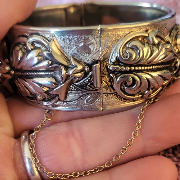 Vintage silver/gold tone Bangle Bracelet - Picture 6 of 7